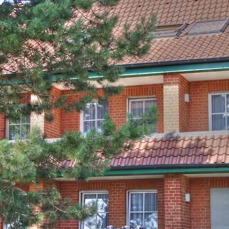 Hotel & Zur Linde 3*