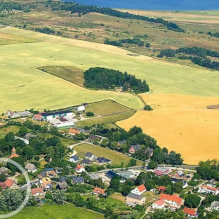 & Zur Linde 3* Middelhagen