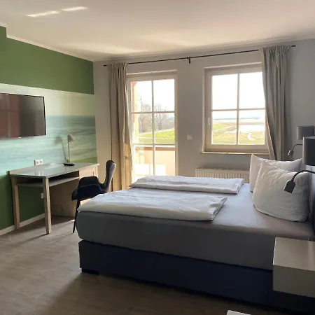 & Zur Linde Hotel 3*