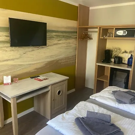 & Zur Linde 3* Middelhagen