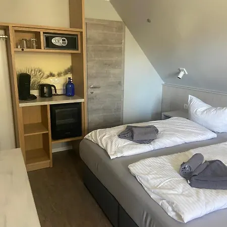 Hotel & Zur Linde 3*