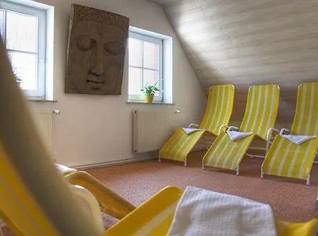& Zur Linde Hotell Middelhagen