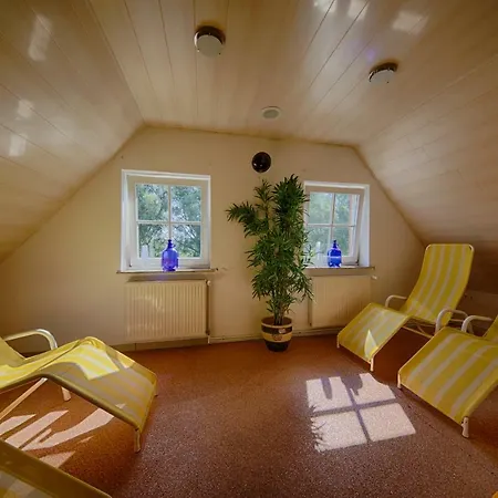 & Zur Linde Hotel Middelhagen