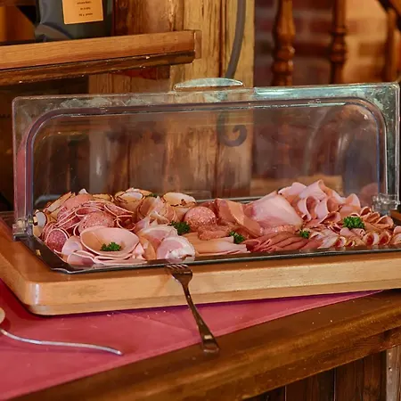 & Zur Linde Hotel Middelhagen