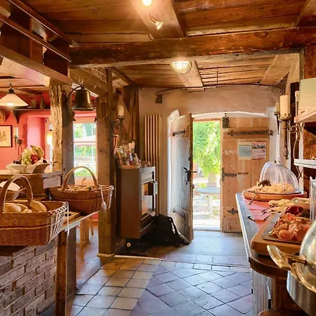 & Zur Linde Hotel 3*