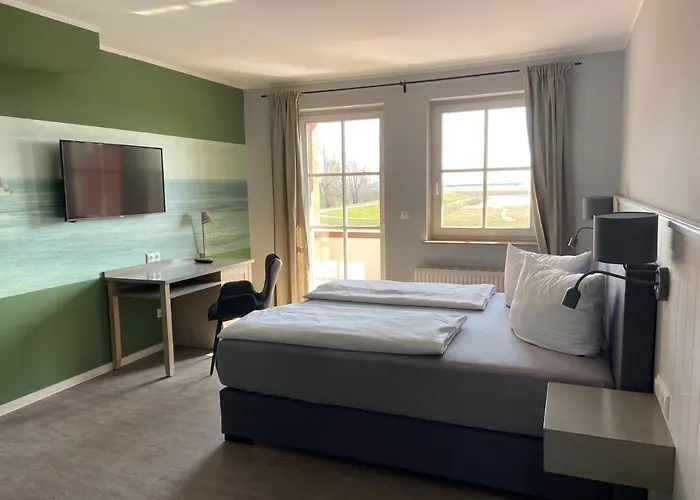 & Zur Linde Hotel 3*